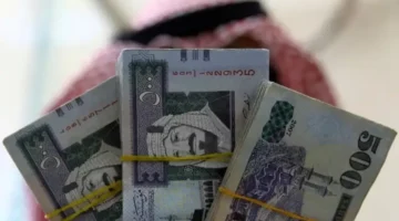 انهيار غير مسبوق للعملة.. شاهد كم وصل سعر الريال مقابل الجنية السوداني